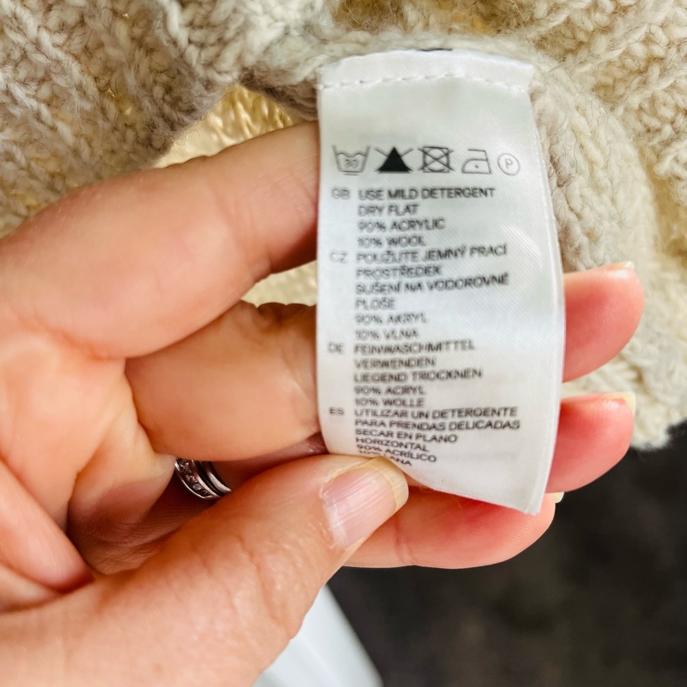 H&M Sweater - Picture 3 of 3
